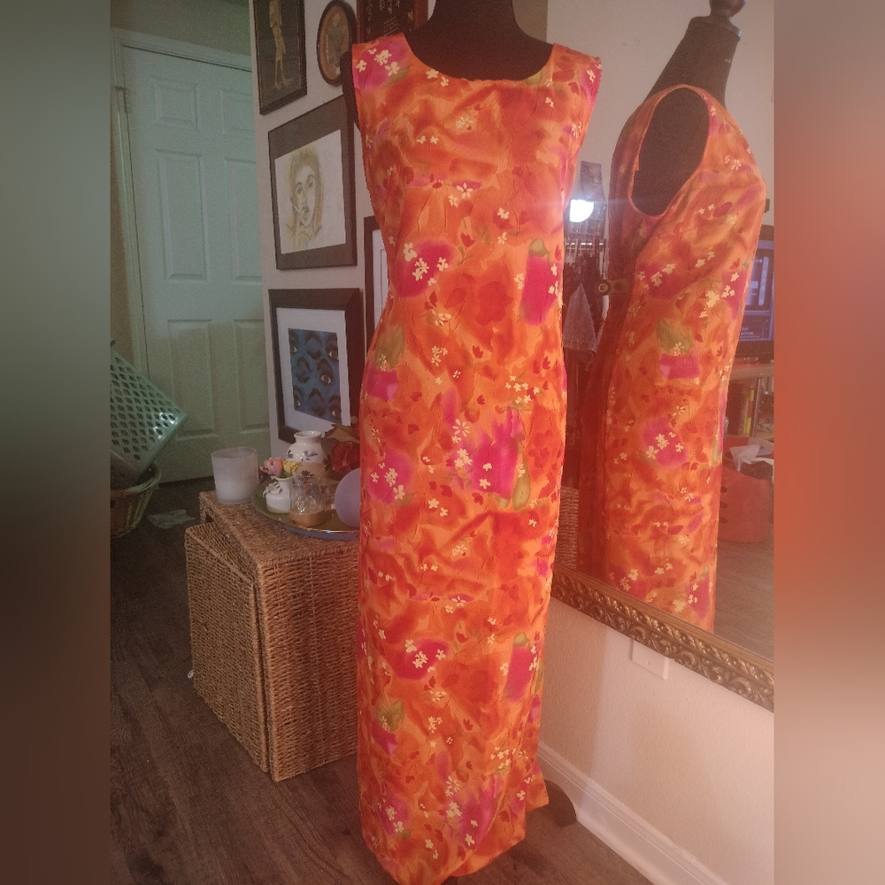 Vintage maxi sleeveless dress. Size Large/XL.